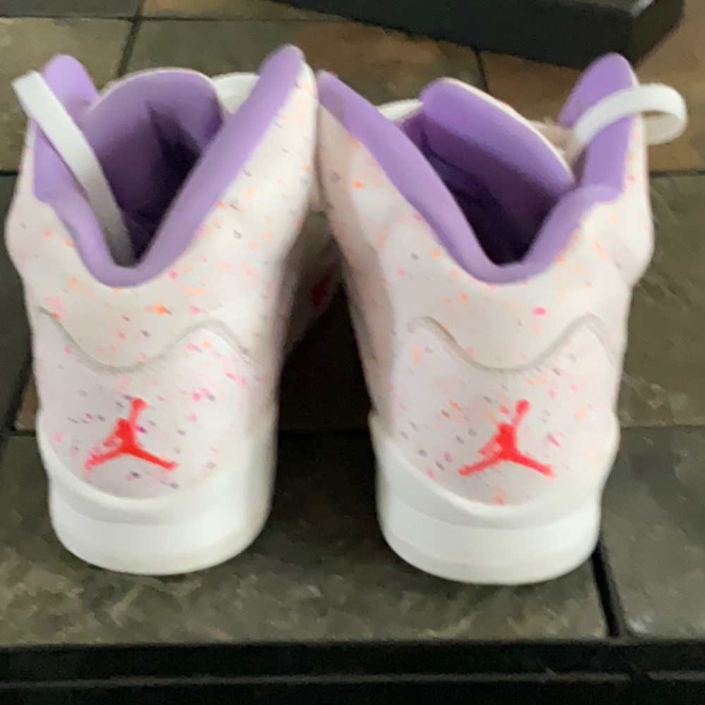 Jordan 5 “Easter” 2020 5.5y - Picture 2 of 4